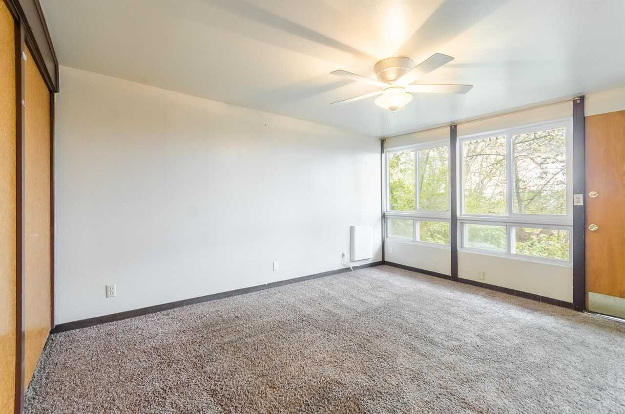 20 Hillside Cir #4 - Photo 5 of 12