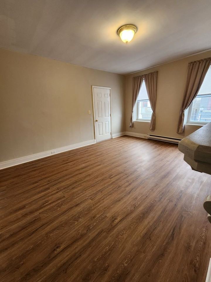 10 N Main St - Photo 4 of 14