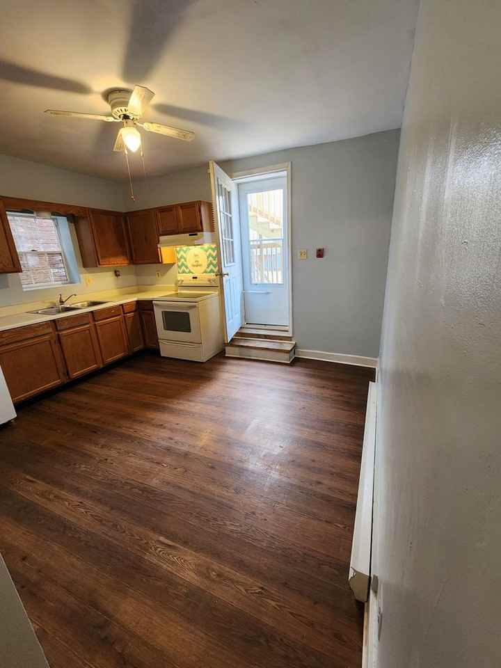 10 N Main St - Photo 7 of 14