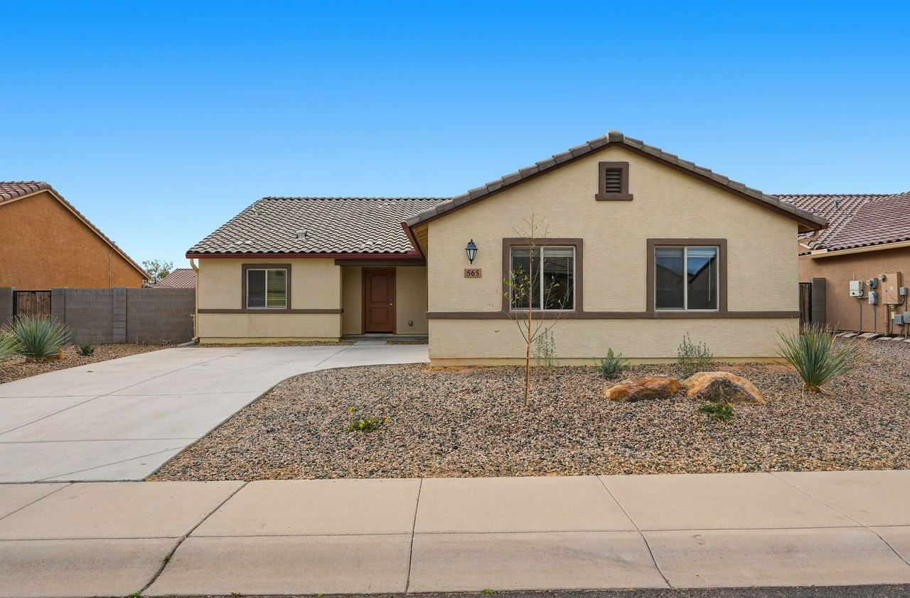 565 W Black Hawk Pl - Photo 2 of 39