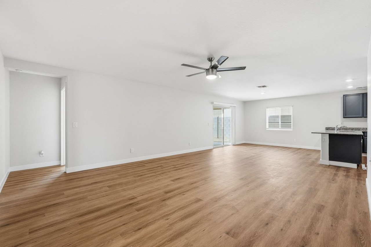 565 W Black Hawk Pl - Photo 6 of 39