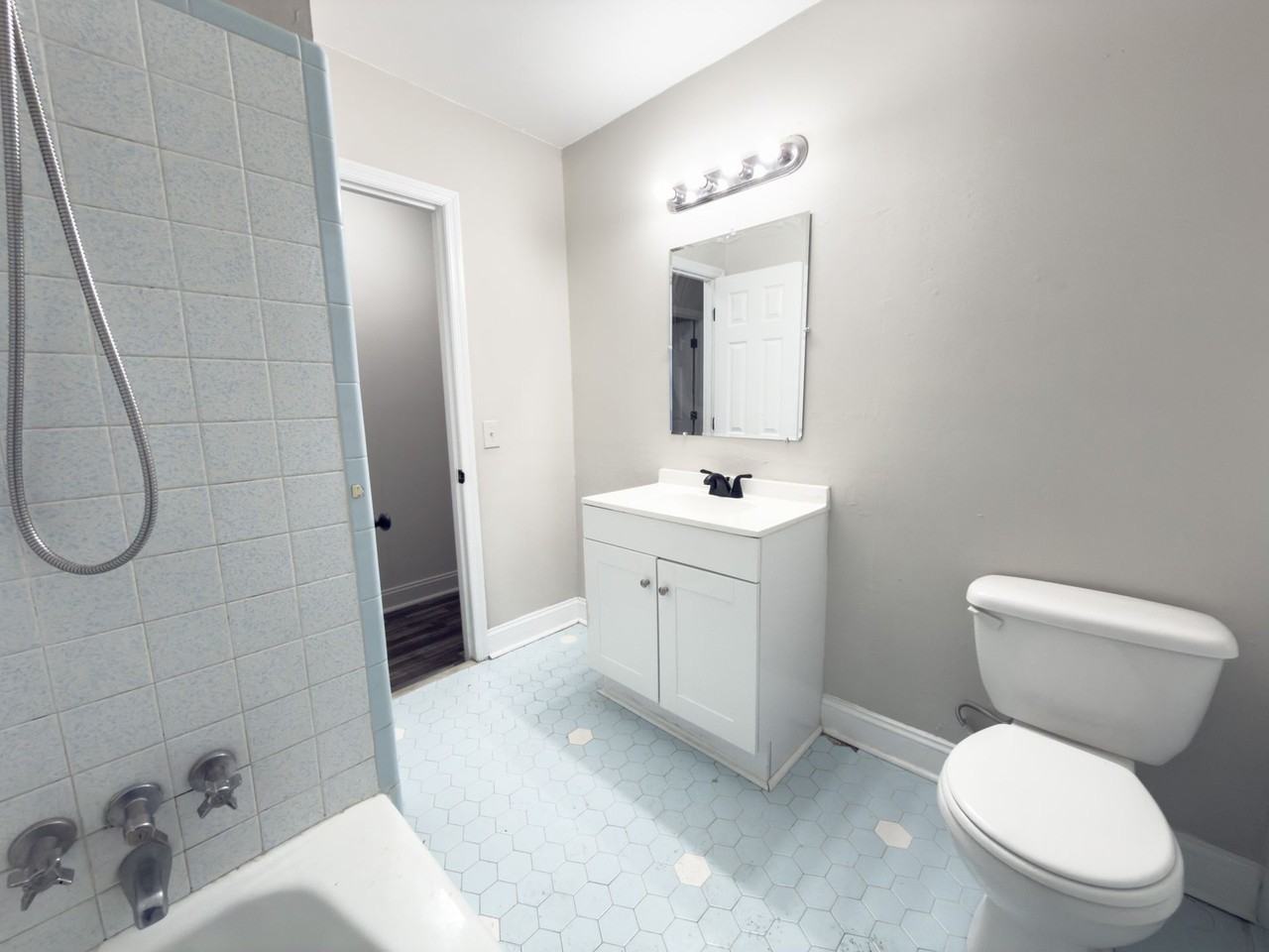 1539 N Avalon West Ashley Triplex - Photo 7 of 14