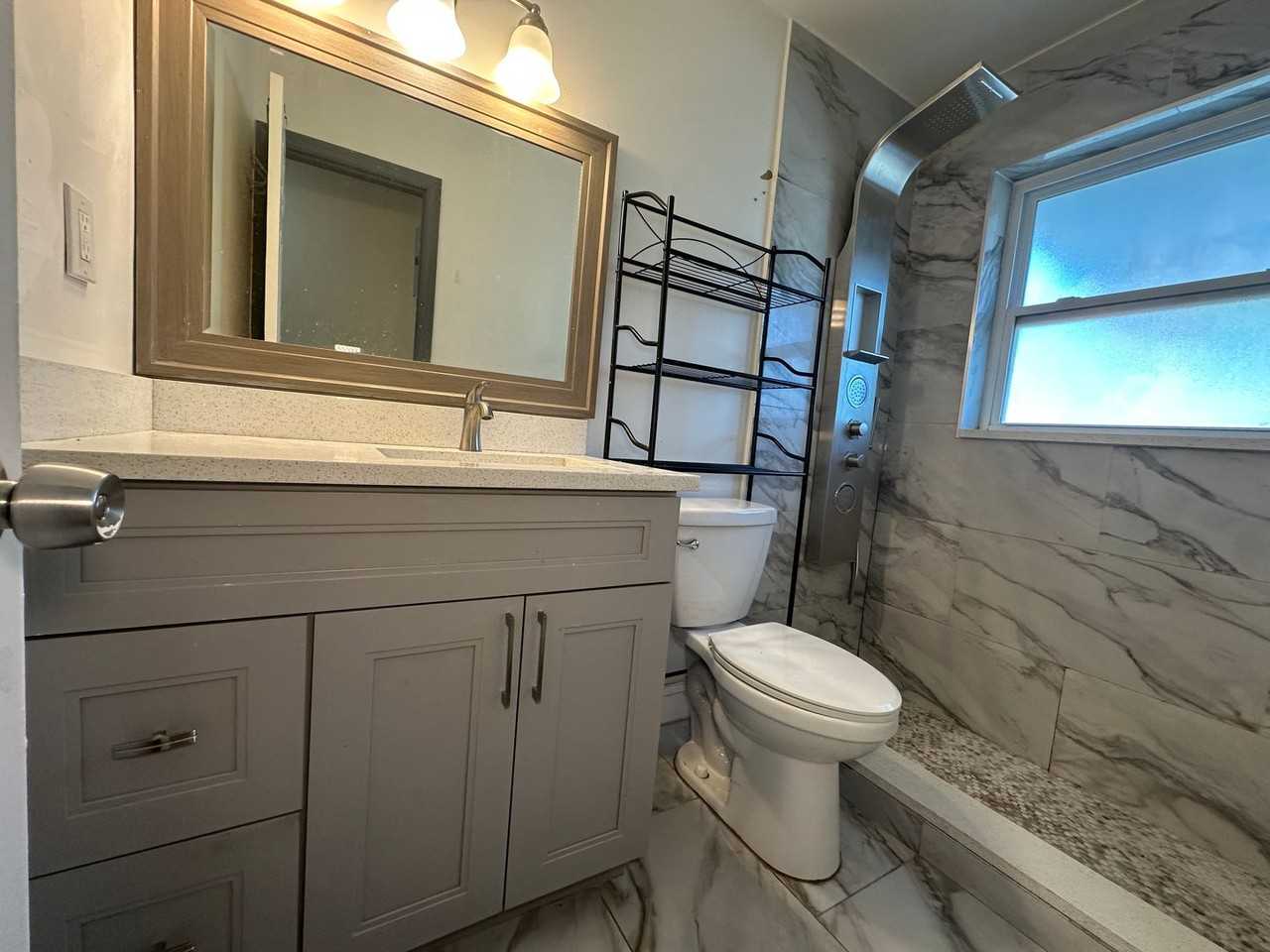 2550 Ne 7th Ter - Photo 7 of 12