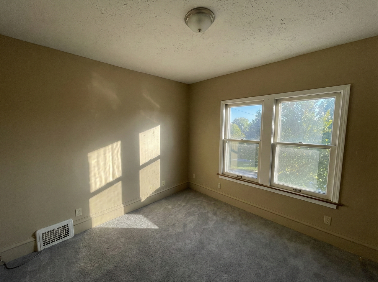 4804 E 84th St - Photo 5 of 15