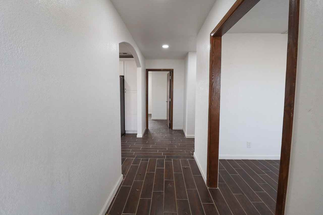 2121 S 130th East Ave - Photo 3 of 32