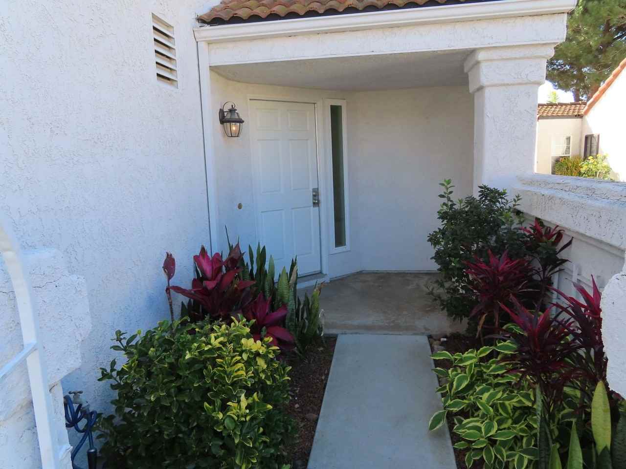 836 Cedarbend Way - Photo 2 of 32