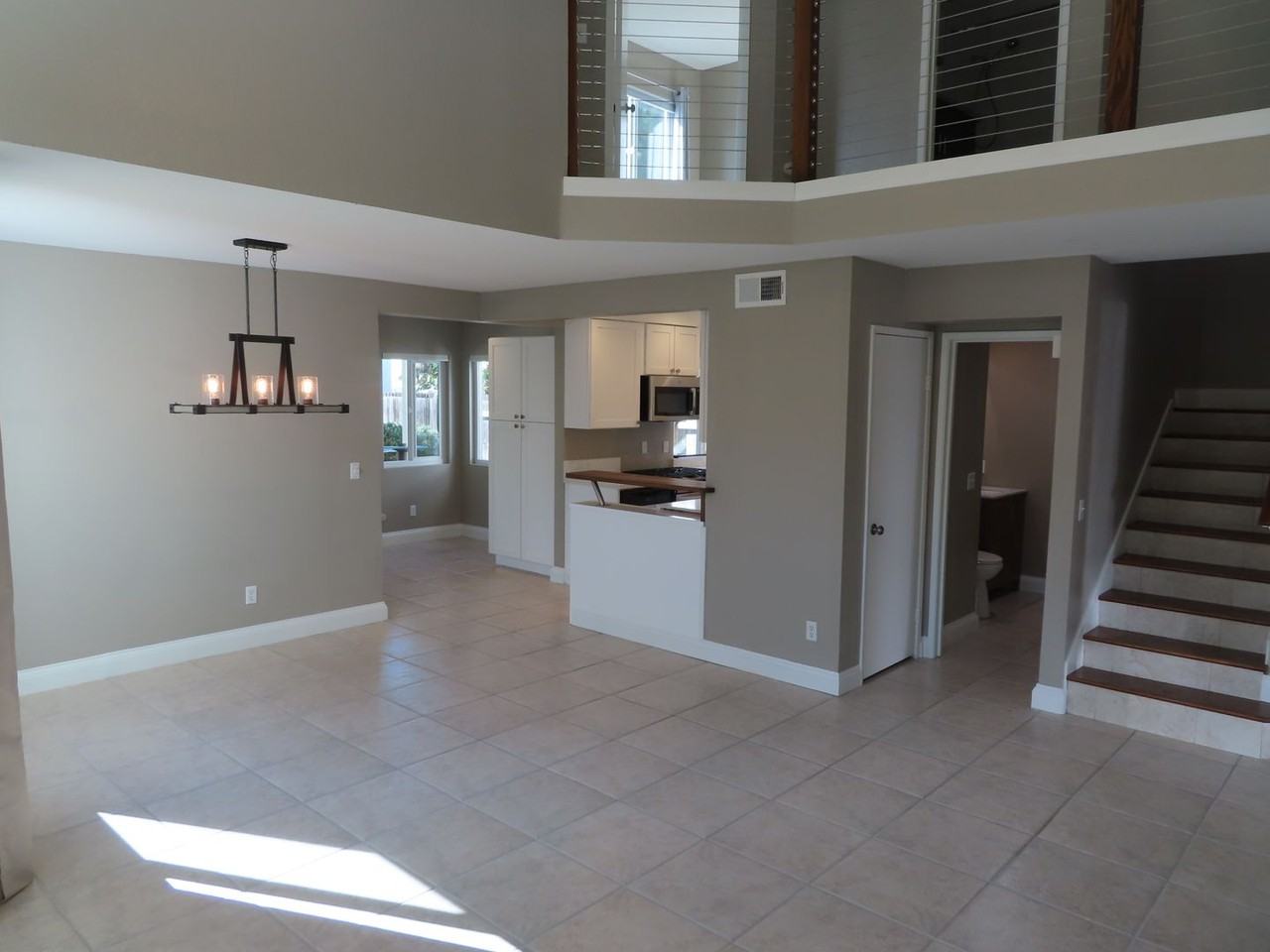 836 Cedarbend Way - Photo 5 of 32