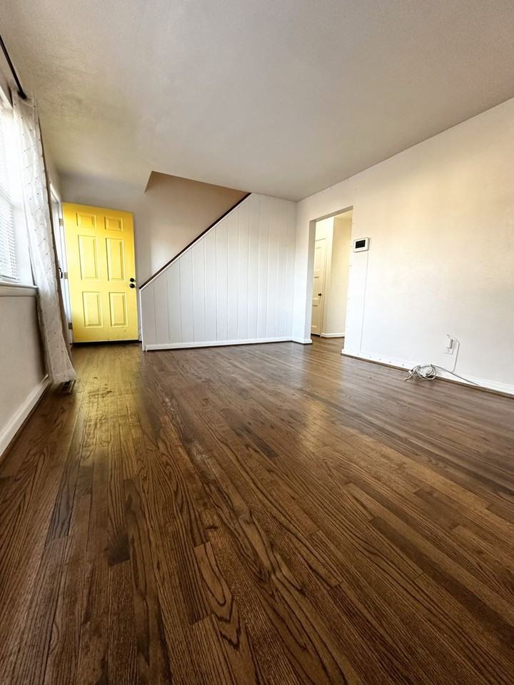 4749 Deerfield Ln - Photo 5 of 32