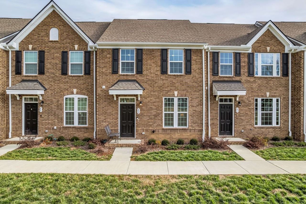 420 Park Ave #42 - Photo 2 of 33