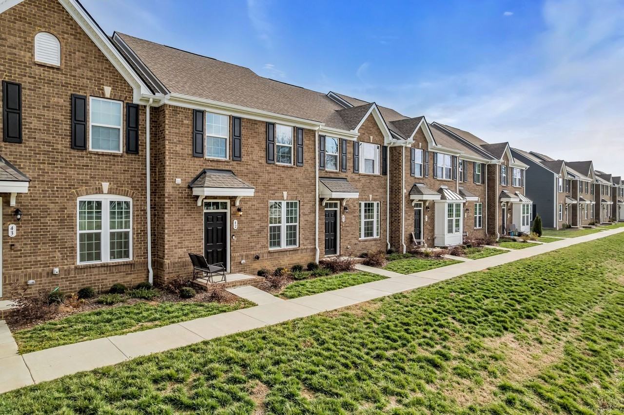 420 Park Ave #42 - Photo 4 of 33