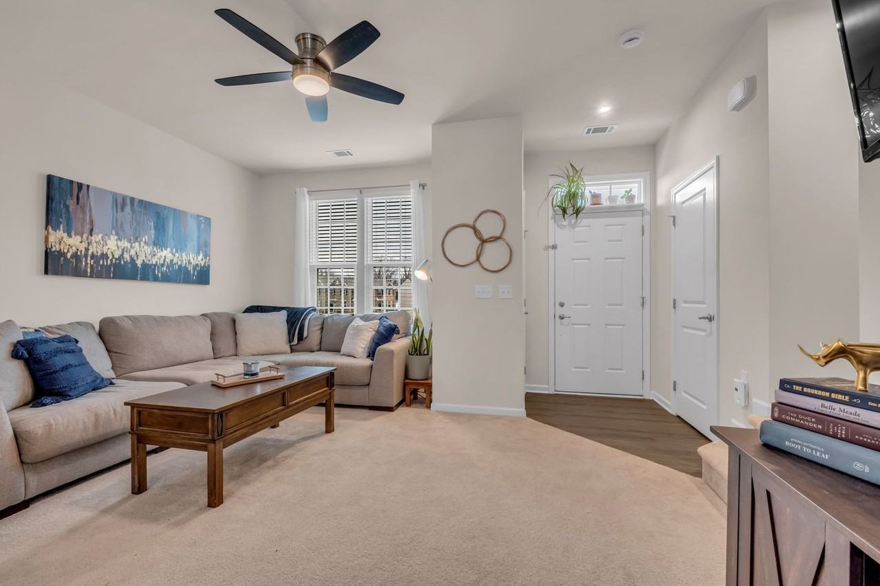 420 Park Ave #42 - Photo 7 of 33