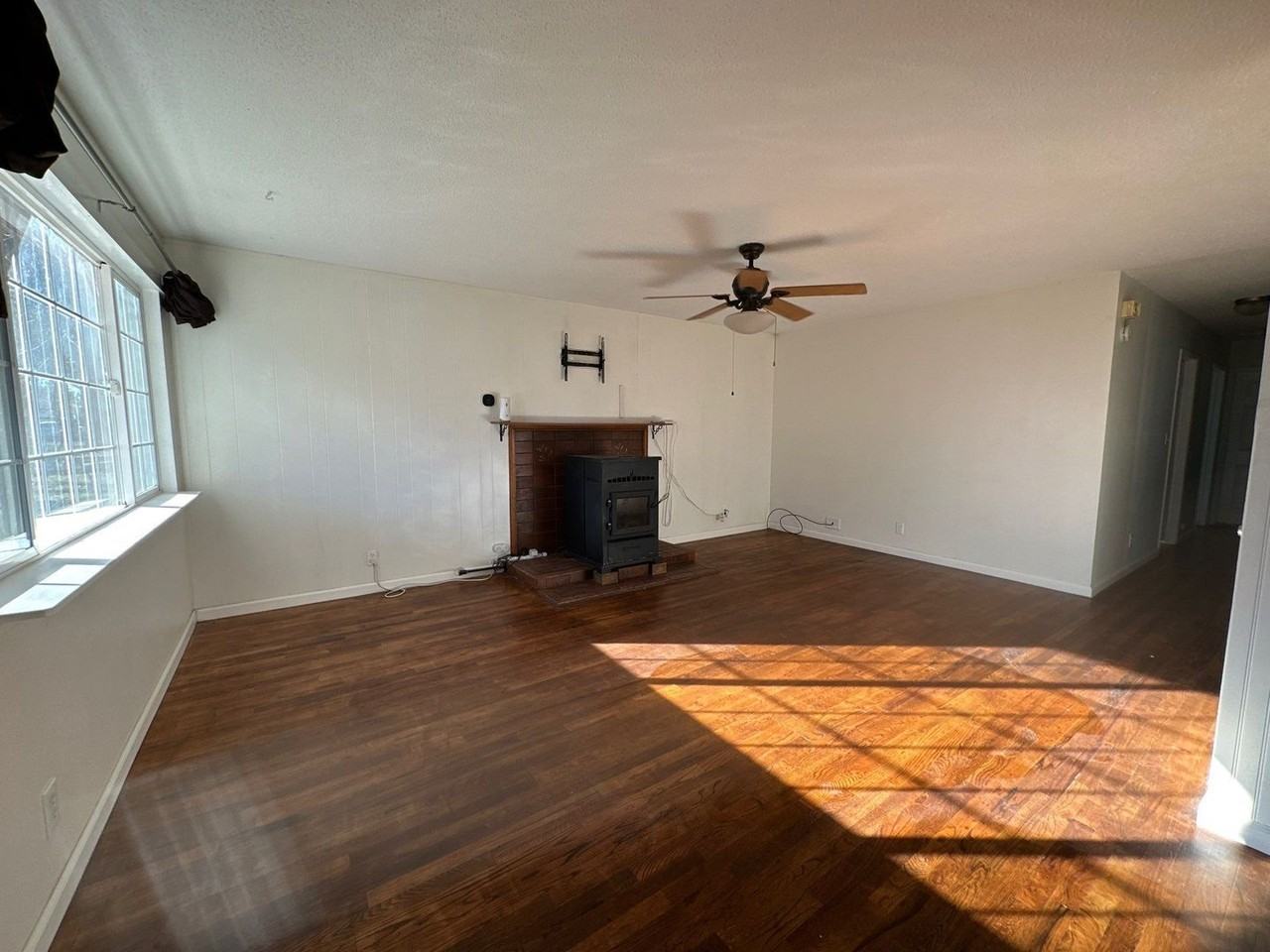 5819 Winter Ave - Photo 4 of 27