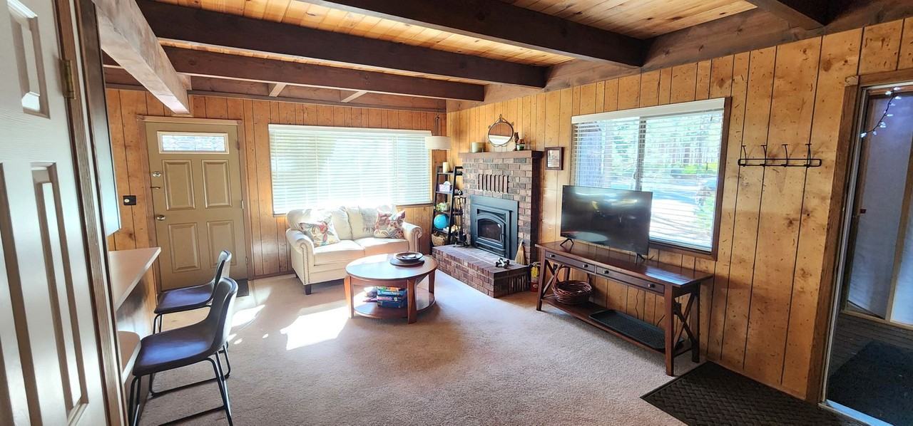 573 Seneca Dr - Photo 3 of 24