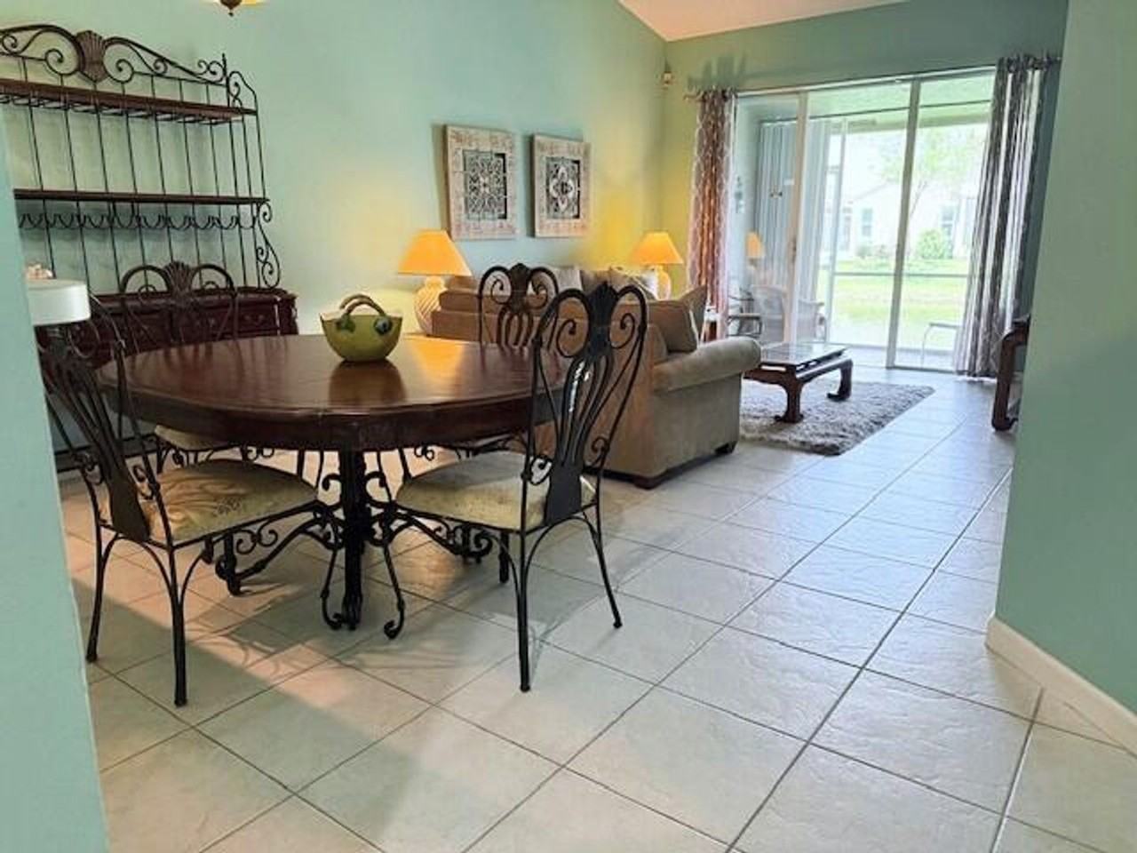 55 N Lakeshore Dr - Photo 4 of 22