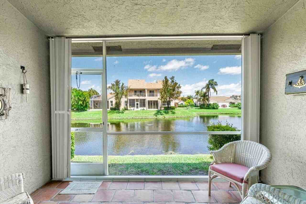 55 N Lakeshore Dr - Photo 5 of 22