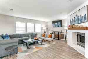 featured image of 1610 E Mckinney St