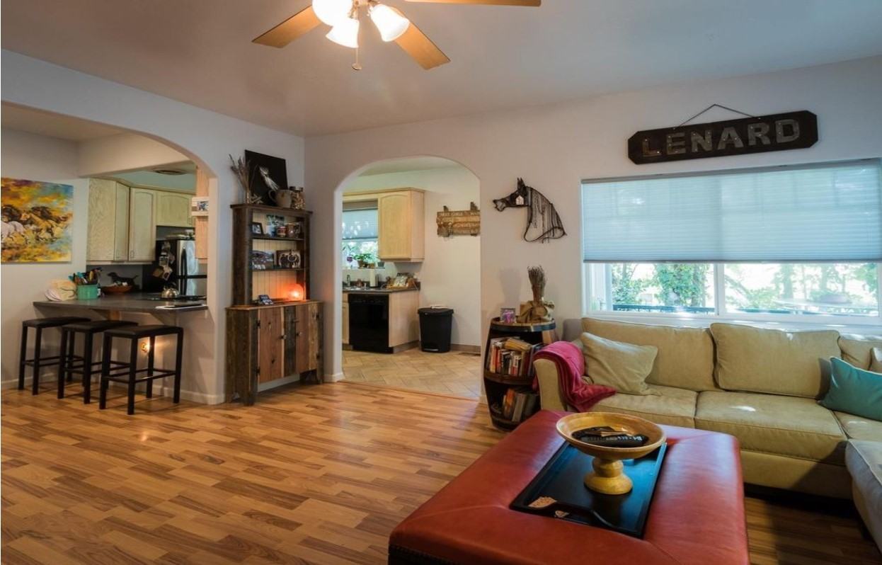 809 F St #2 - Photo 2 of 7