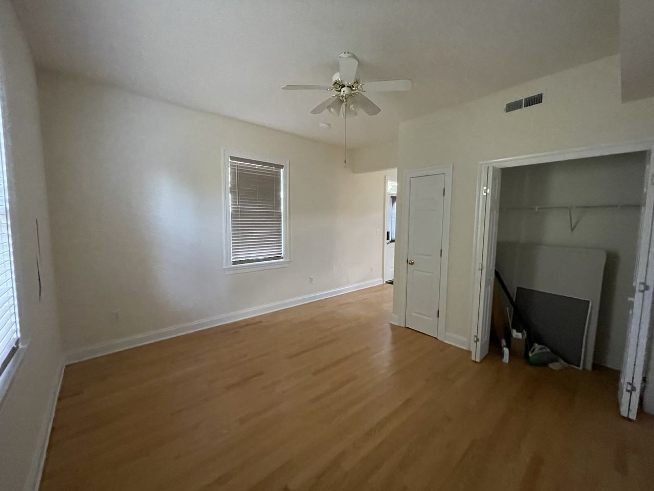 814 Anderson St #1 - Photo 5 of 30