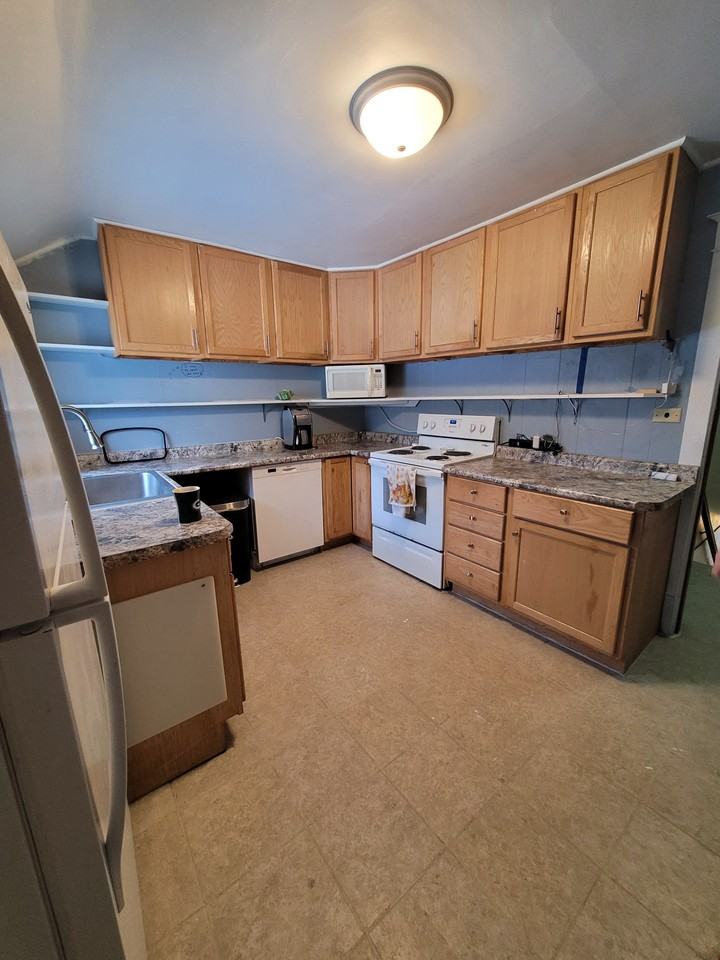 915 Barland St #2 - Photo 2 of 9