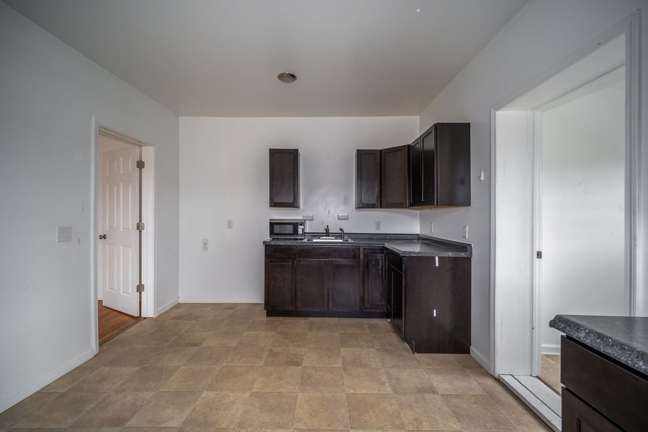 100 E Main St #B - Photo 3 of 10