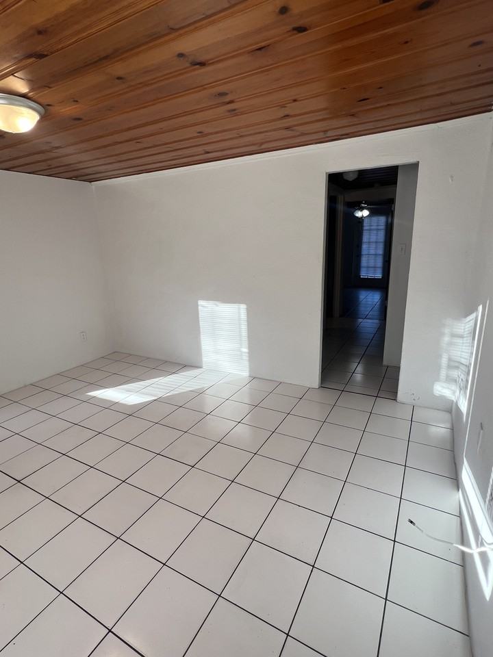 441 Vickers Street - AUnit A #A - Photo 2 of 10