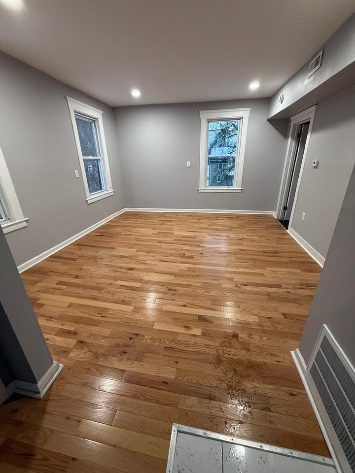 48 Daisy St 1st Fl #1 - Photo 5 of 7