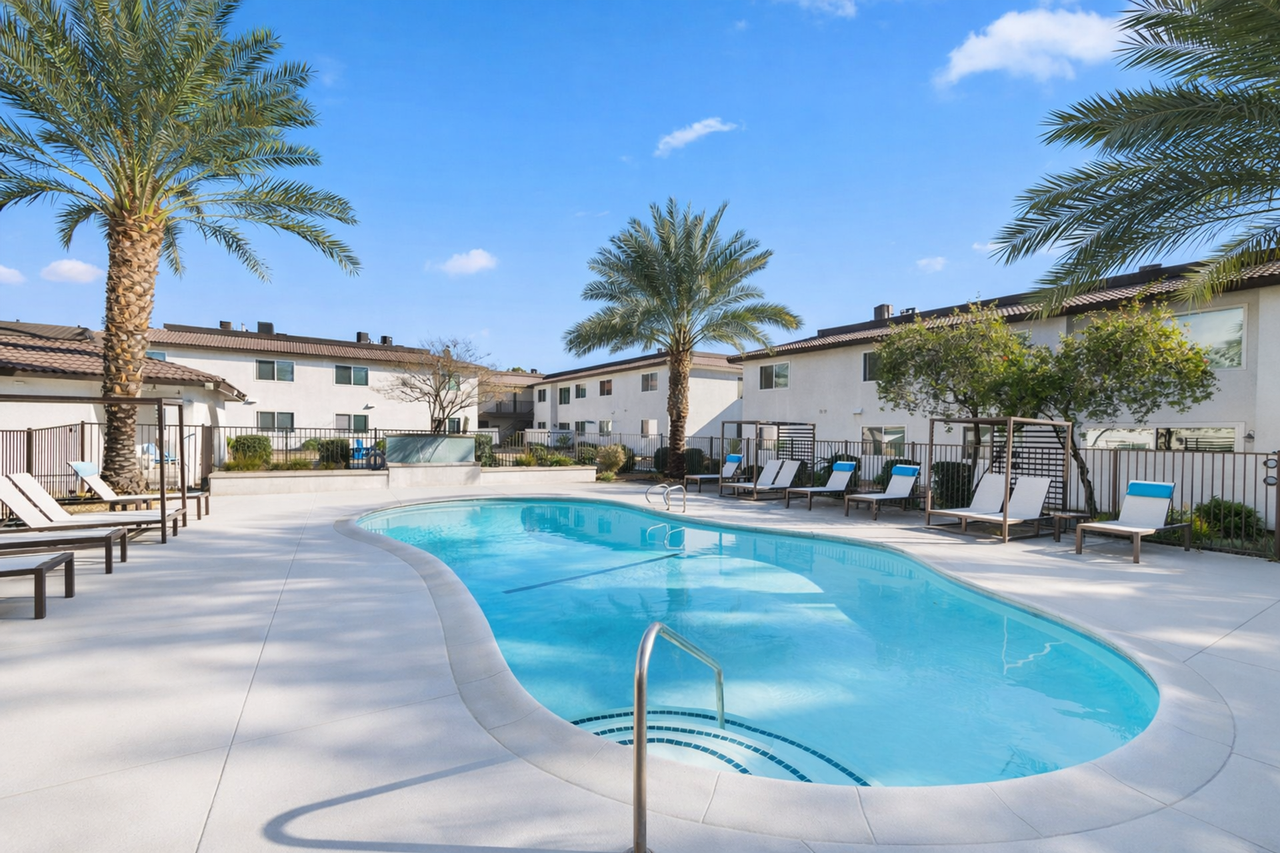 University Riverside Gardens - Photo 4 of 50