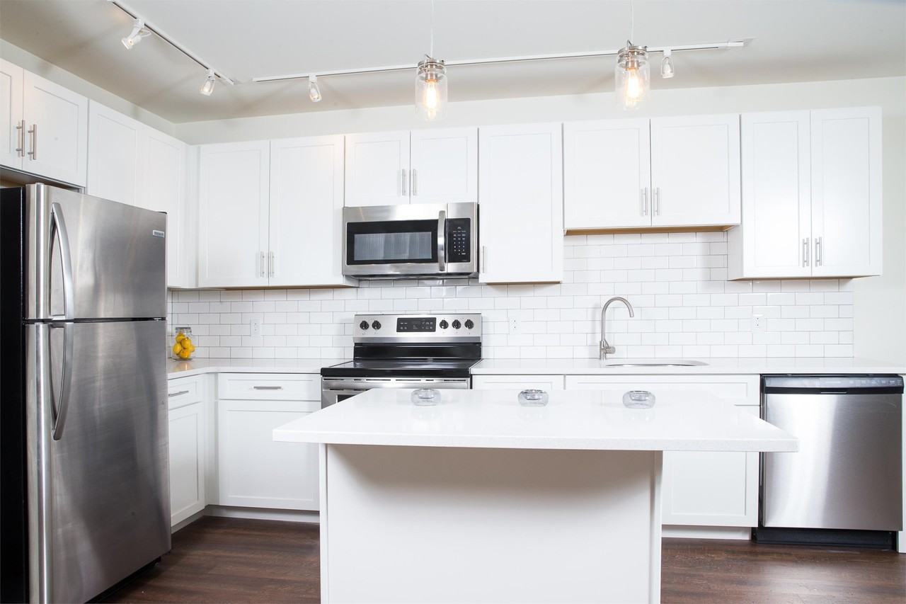 35 Van Nydeck Avenue202 #202 - Photo 3 of 7