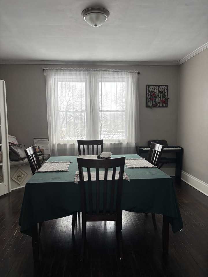 527 Grove St #527 - Photo 4 of 10