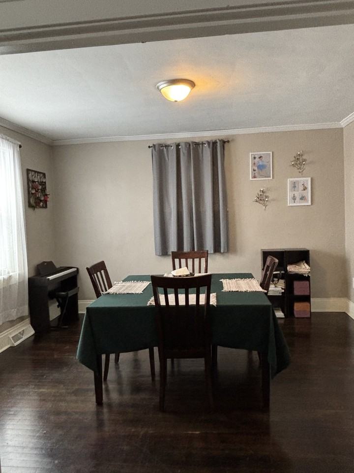 527 Grove St #527 - Photo 5 of 10