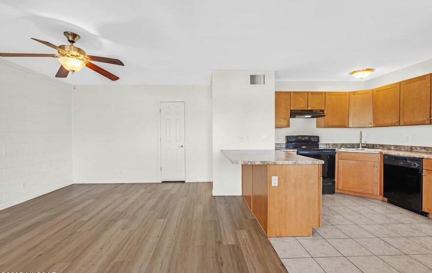 2861 N Columbus Blvd #50 - Photo 3 of 27