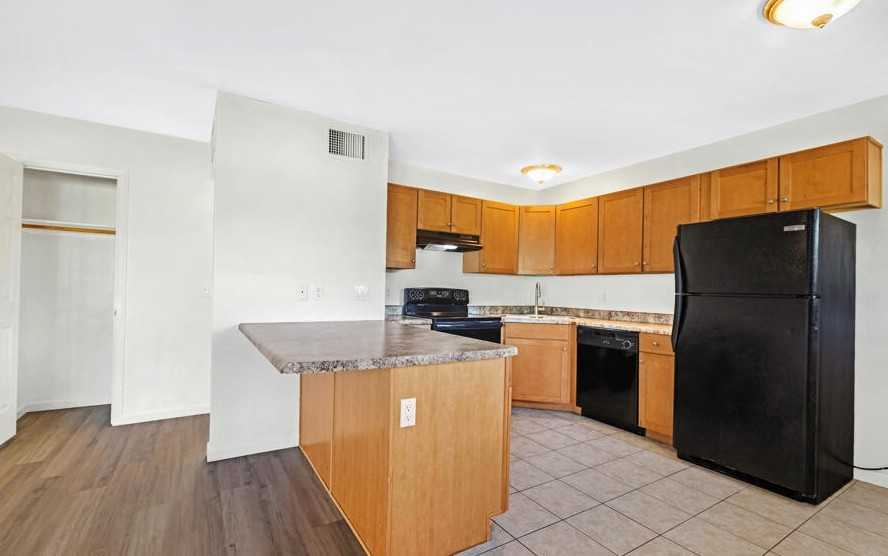 2861 N Columbus Blvd #50 - Photo 4 of 27