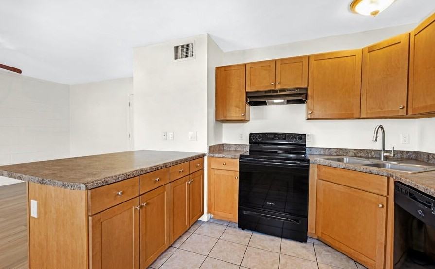 2861 N Columbus Blvd #50 - Photo 5 of 27