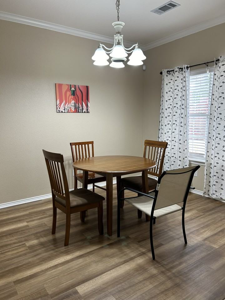 3226 Whittle Way - Photo 3 of 12