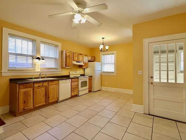 1510 Hampton Ave Sw #NA - Photo 5 of 5