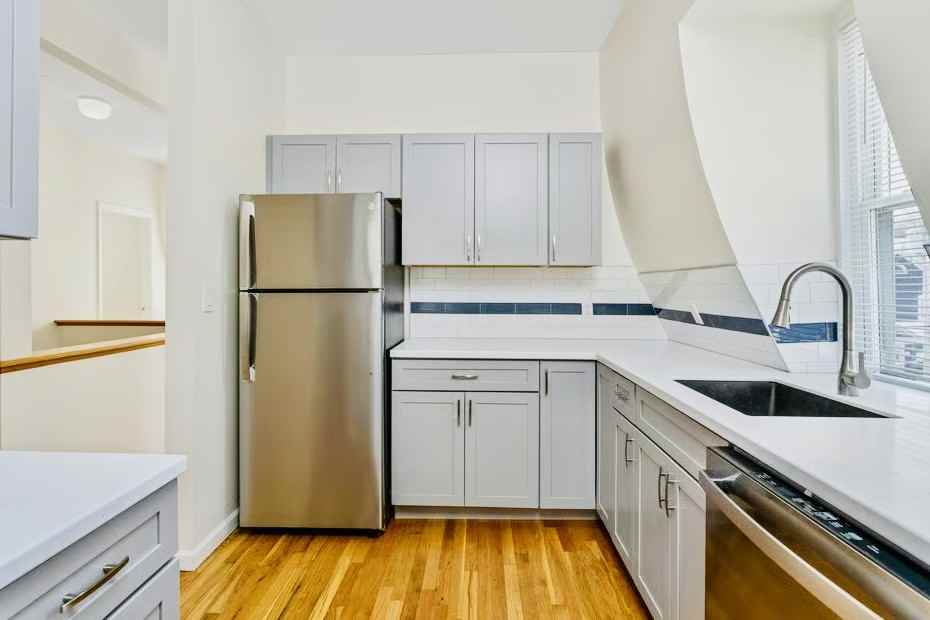 11 Edgemont Rd #1 - Photo 5 of 10