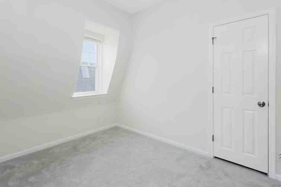 11 Edgemont Rd #1 - Photo 6 of 10