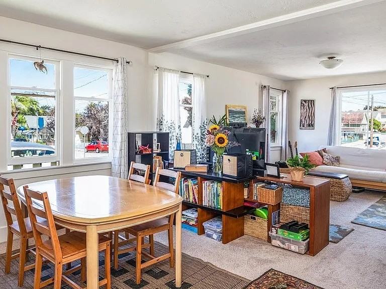 504 19th St #A - Photo 4 of 11