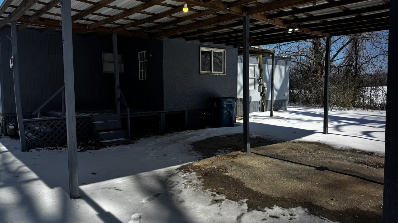 215 Francis St #NA - Photo 2 of 15