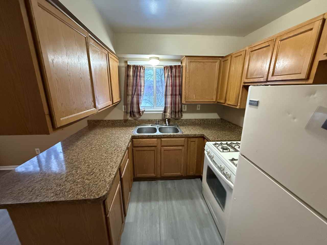 596 Bloomfield Ave #NA - Photo 3 of 10