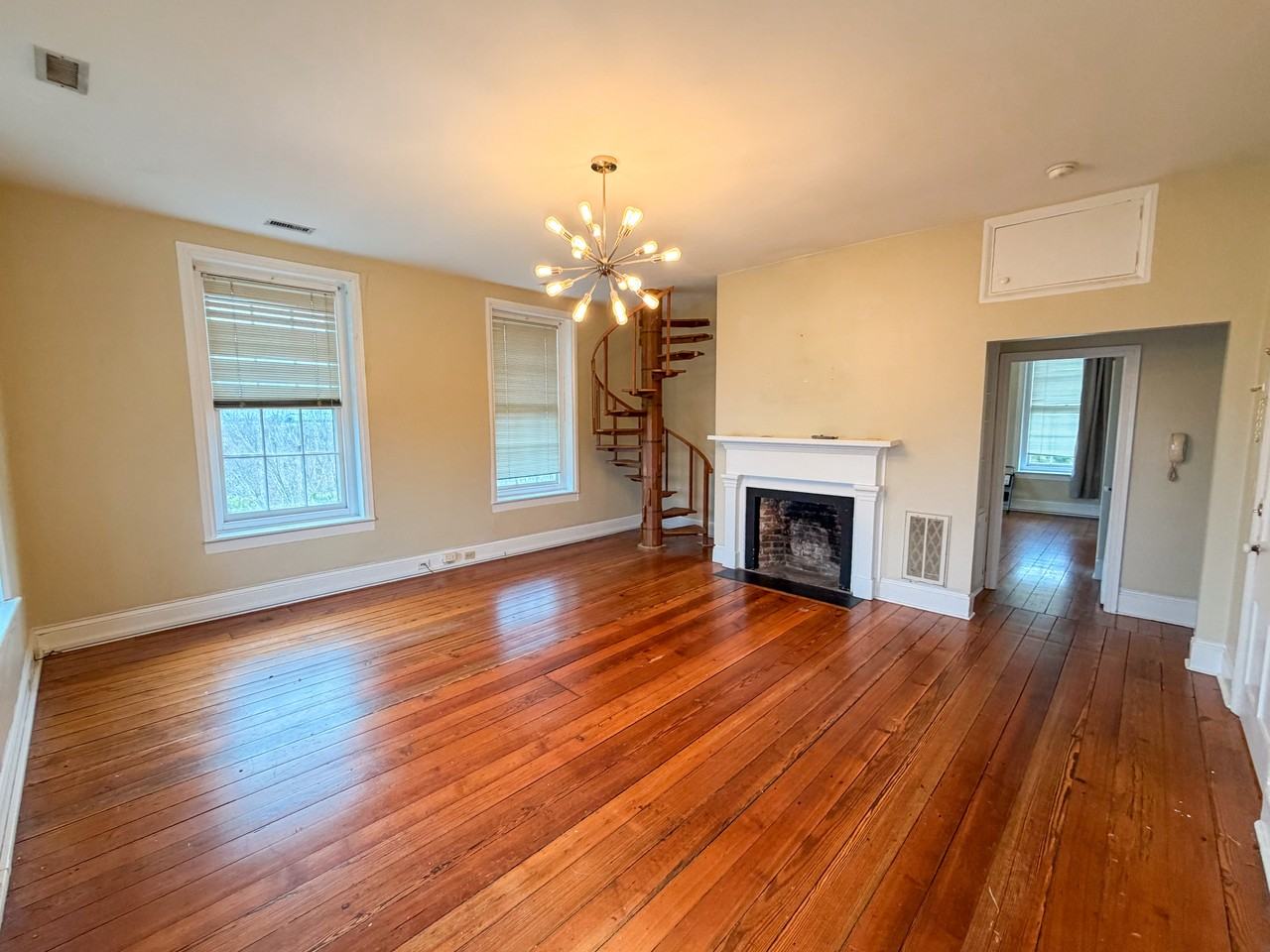 220 E Front St #C - Photo 3 of 9