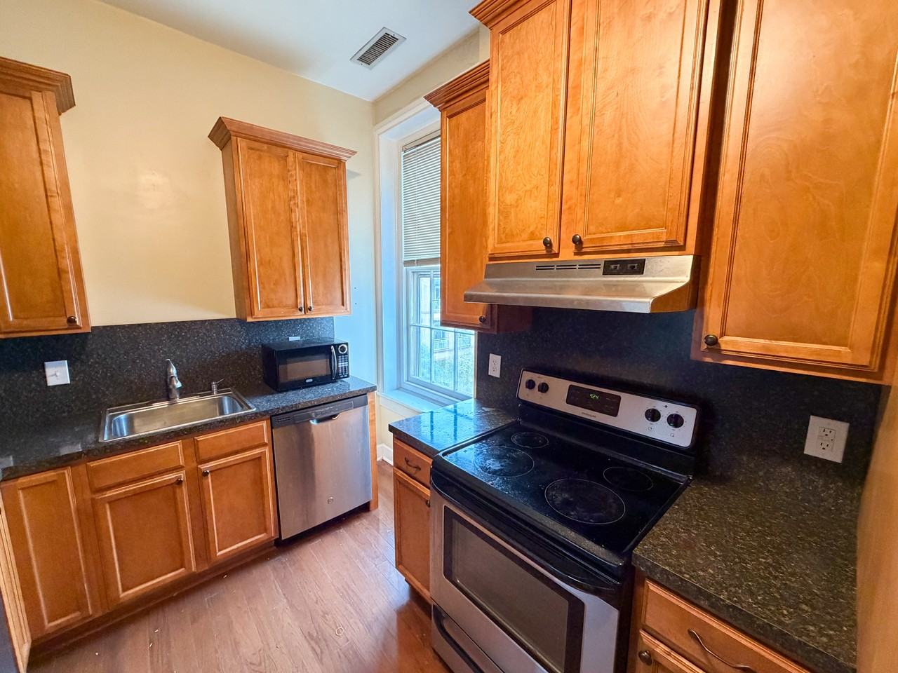 220 E Front St #C - Photo 4 of 9