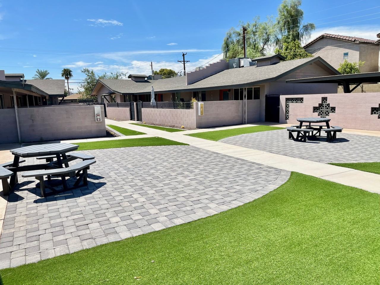 3024 N 39th St #8 - Photo 4 of 33