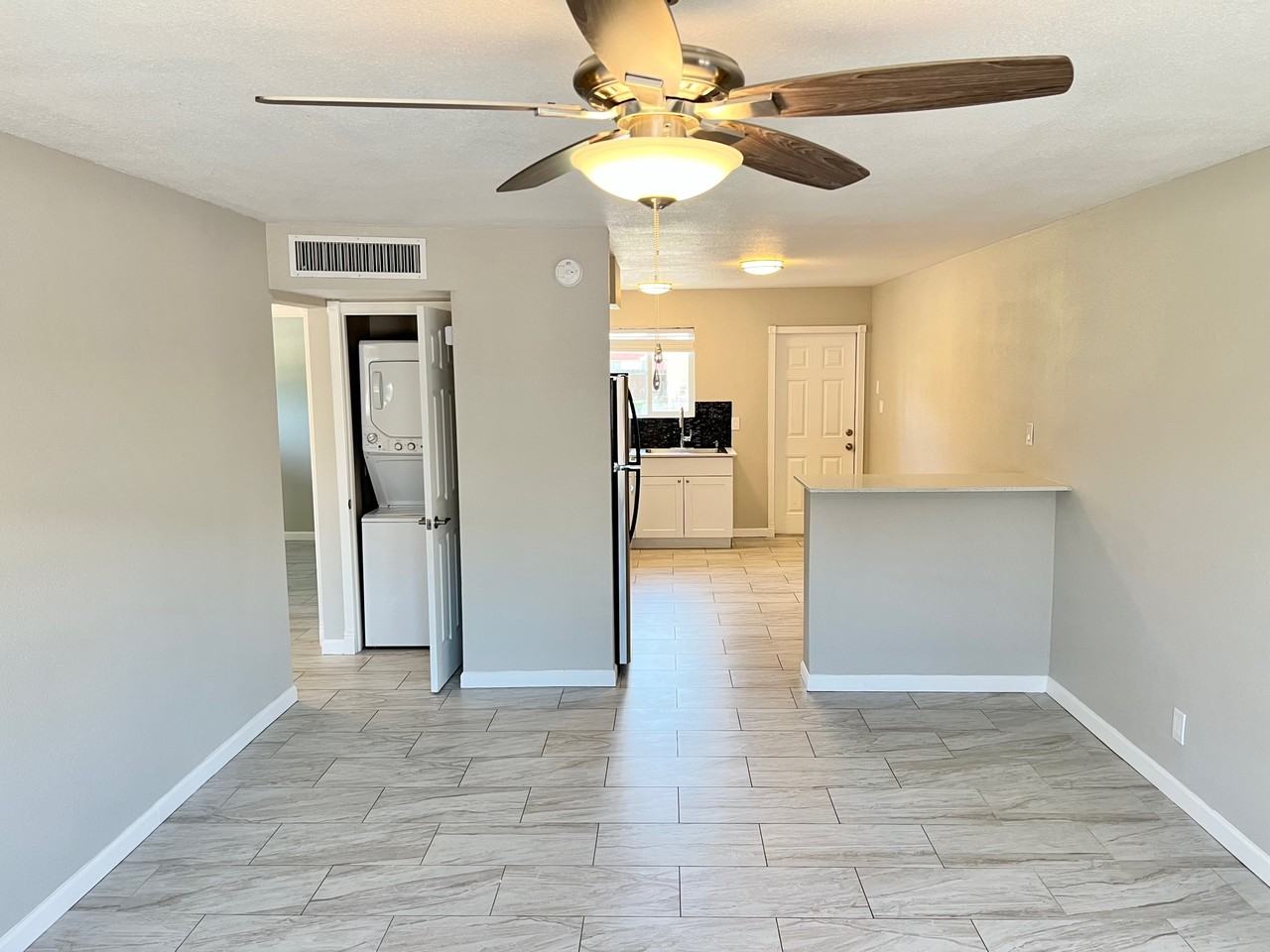 3024 N 39th St #8 - Photo 6 of 33