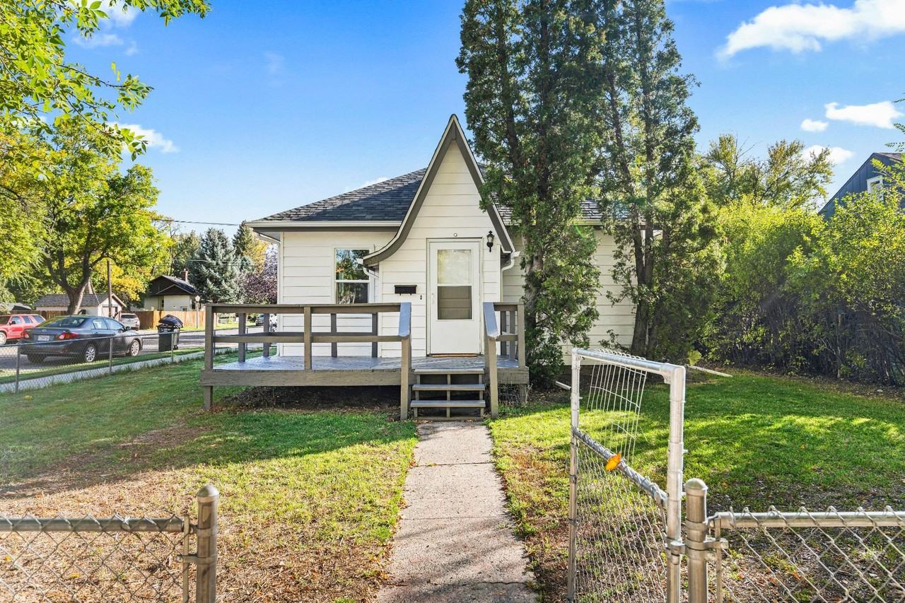 402 Burlington Ave #NA - Photo 2 of 32