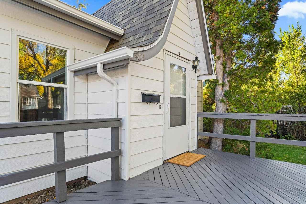 402 Burlington Ave #NA - Photo 4 of 32