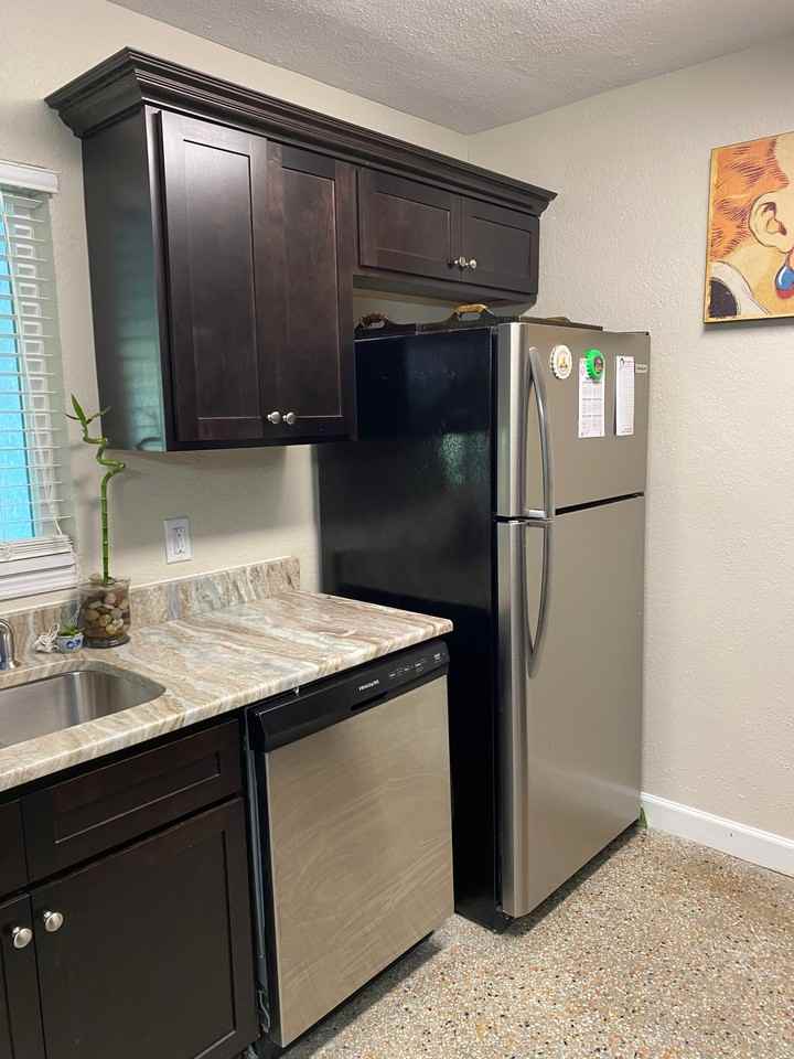 102 38th Ave Se #A - Photo 2 of 10