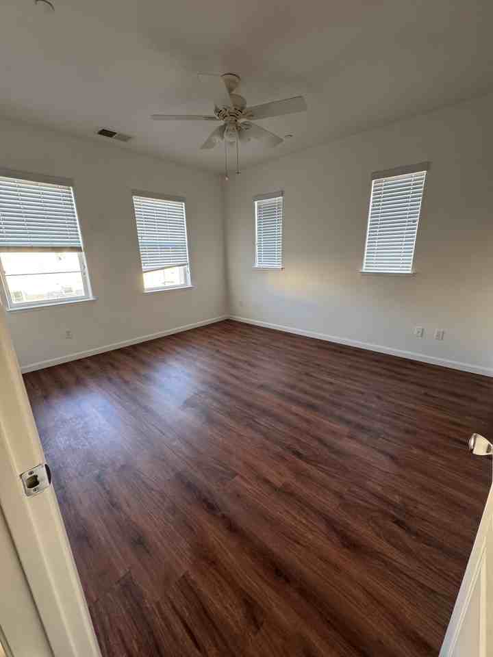 2718 Holly St #0 - Photo 5 of 10