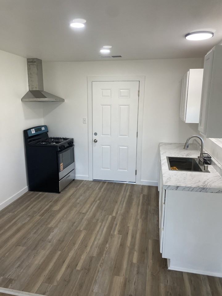 707 Tehama Ave #707-709 - Photo 7 of 14