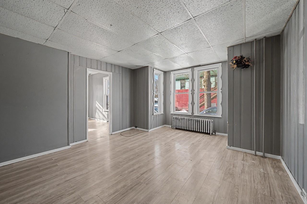 104 Ball St #1 - Photo 4 of 11